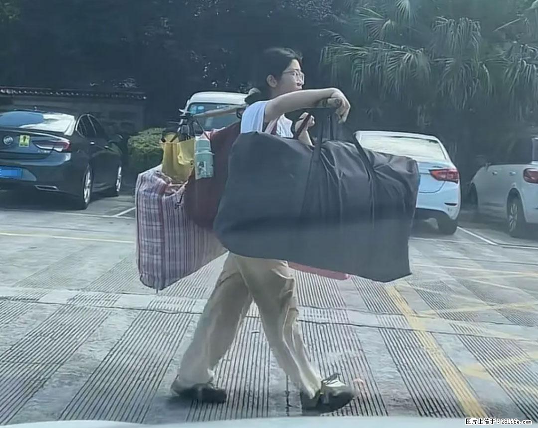 全网追的“扁担女孩”，找了一份暑假工，时薪12元 - 凭祥生活资讯 - 凭祥28生活网 pingxiang.28life.com