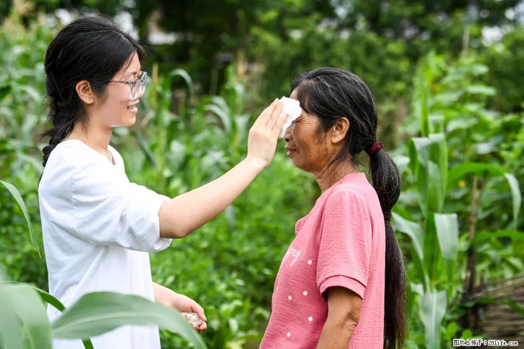 全网追的“扁担女孩”，找了一份暑假工，时薪12元 - 凭祥生活资讯 - 凭祥28生活网 pingxiang.28life.com